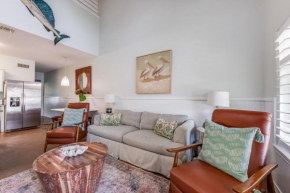Pirates Bay #118 The LUV Shack poolfront townhome